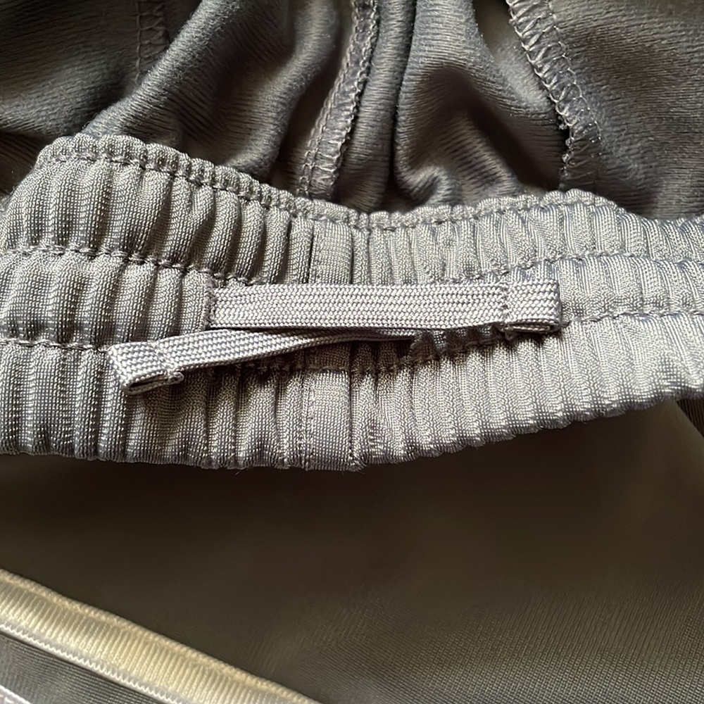 Adidas pants size XL - Picture 5 of 5